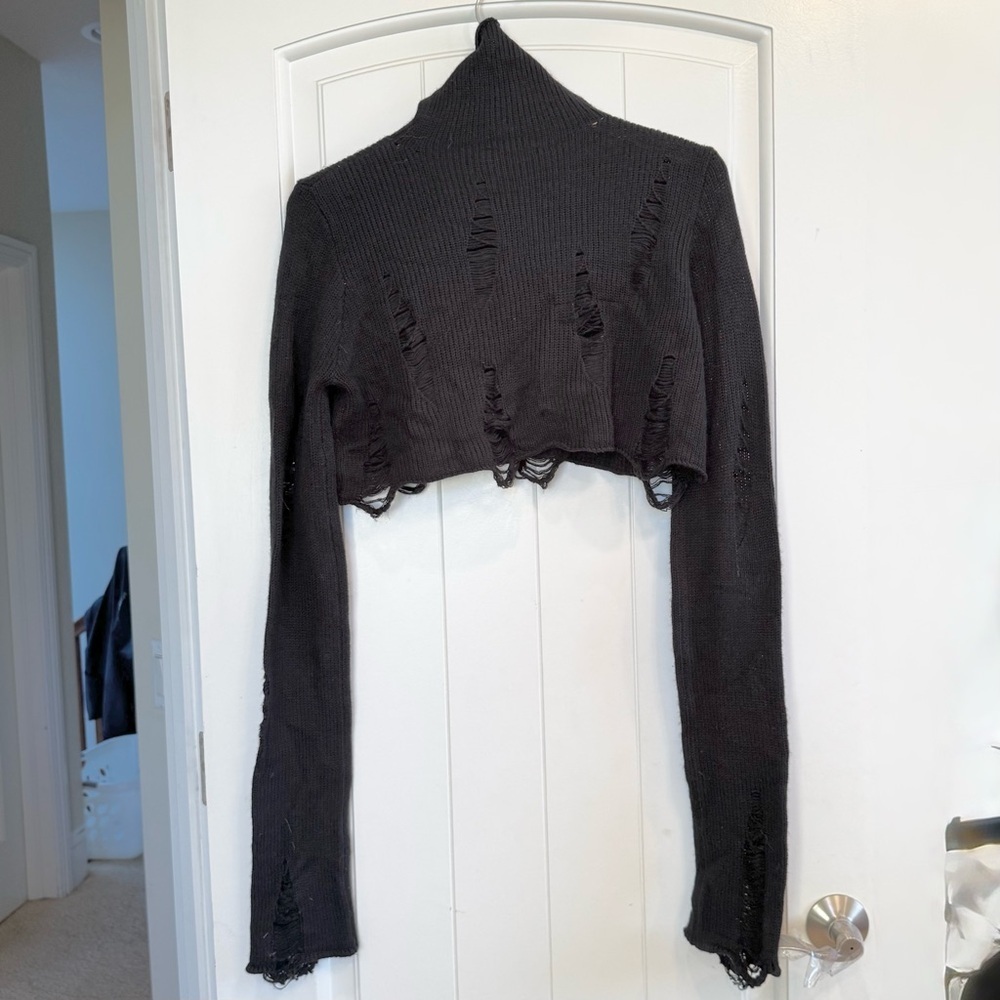 Dolls Kill Widow Cropped Black Extra Long Sleeves Turtleneck Sweater Size M/L - Picture 2 of 8